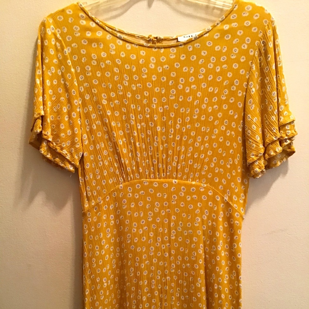 Yellow Short Sleeve Dress by Gilli